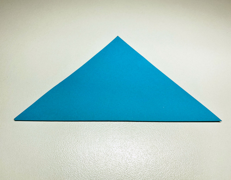 Закладка из бумаги для детей оригами - шаг 3
