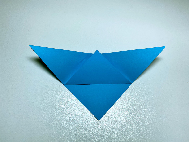 Закладка из бумаги для детей оригами - шаг 7