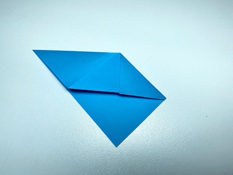 Закладка из бумаги для детей оригами - шаг 9
