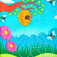 Пчёлки на лужайке