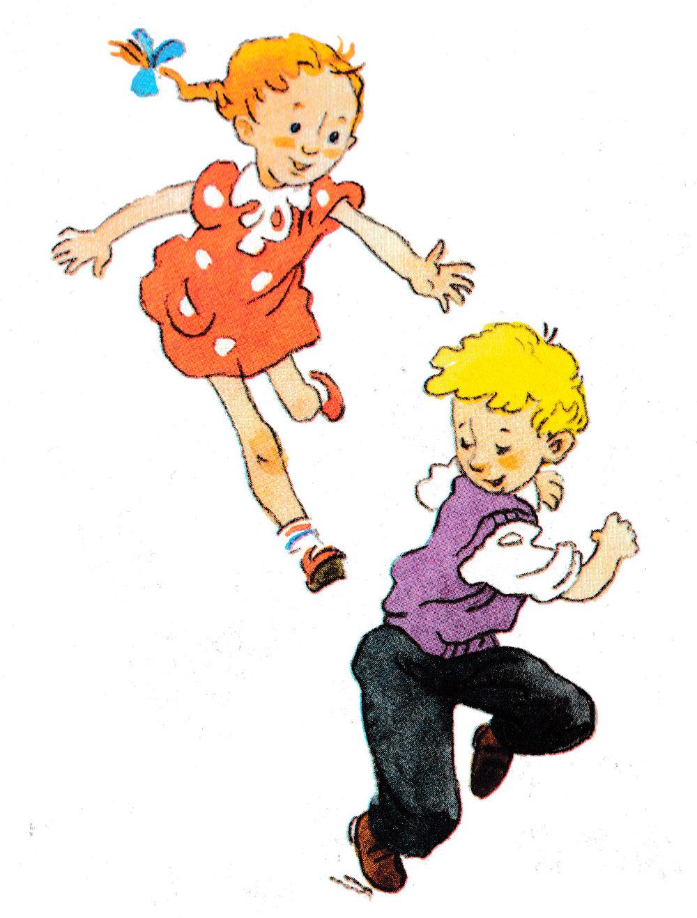 Дети бегают